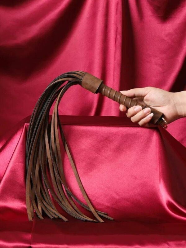 Vintage tassel whip